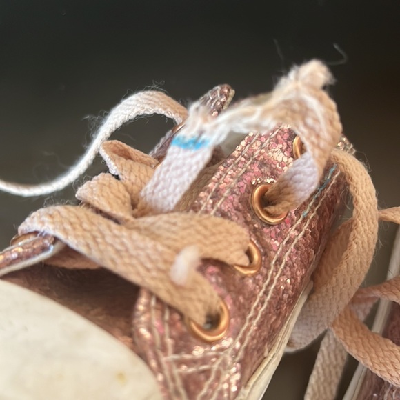 Sparkle pink converse size 6 - Picture 3 of 3